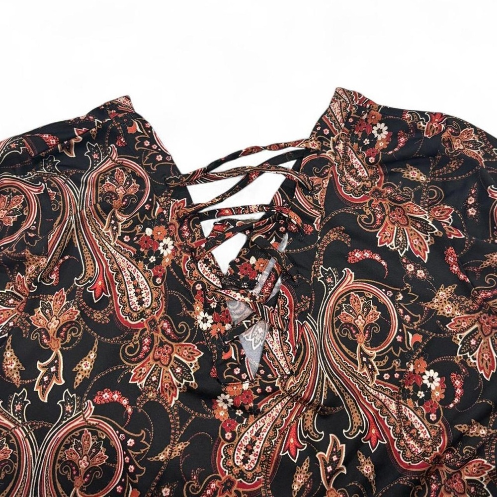 Avenue paisley tunic with v cross cross back
3/4 ruched sleeves - Picture 2 of 3